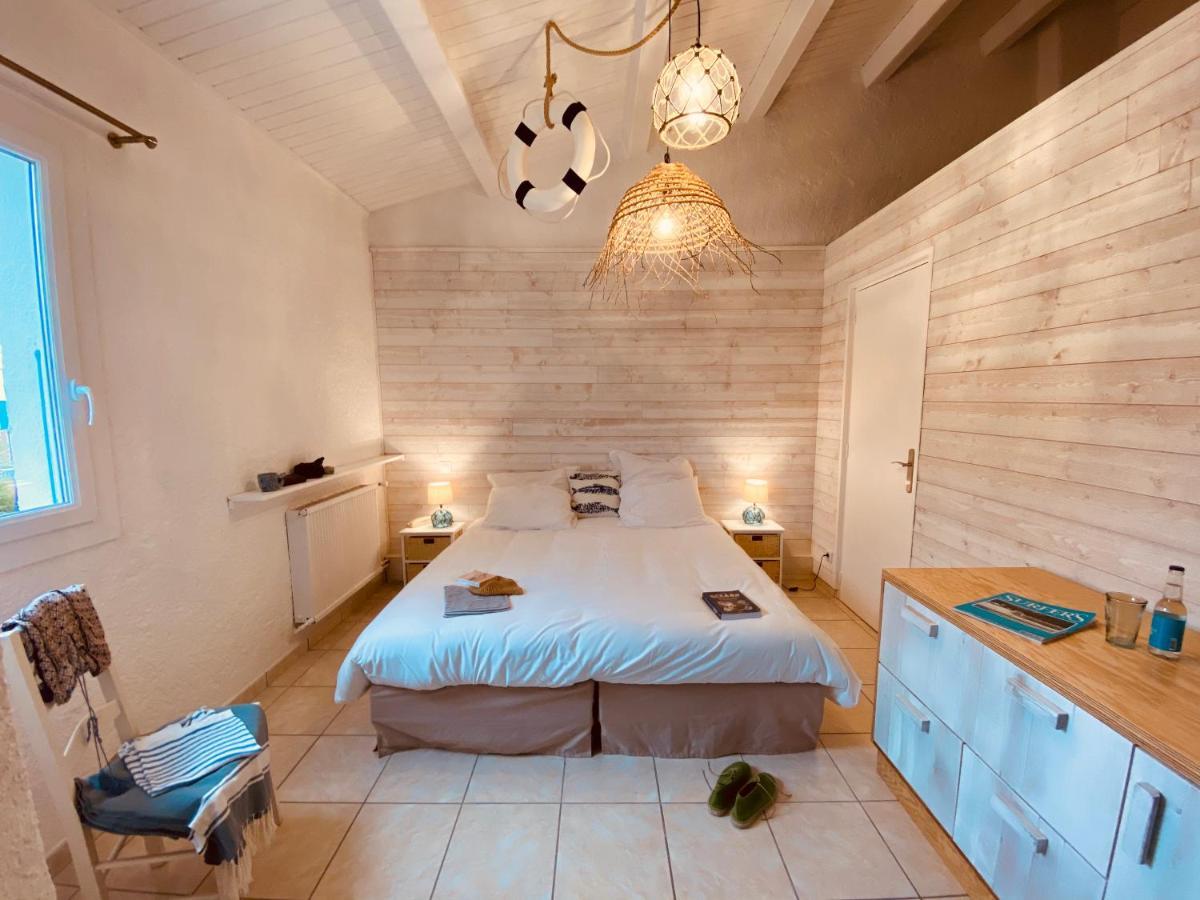Hotel Ile De Lumiere ลาโกตินิแยร์ ภายนอก รูปภาพ