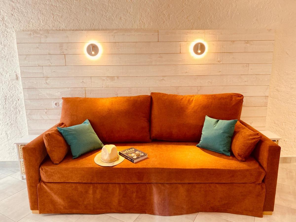 Hotel Ile De Lumiere ลาโกตินิแยร์ ภายนอก รูปภาพ