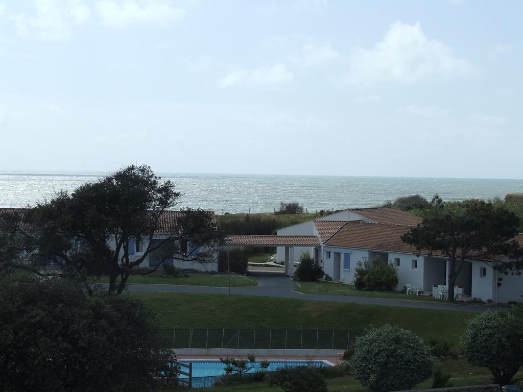 Hotel Ile De Lumiere ลาโกตินิแยร์ ภายนอก รูปภาพ