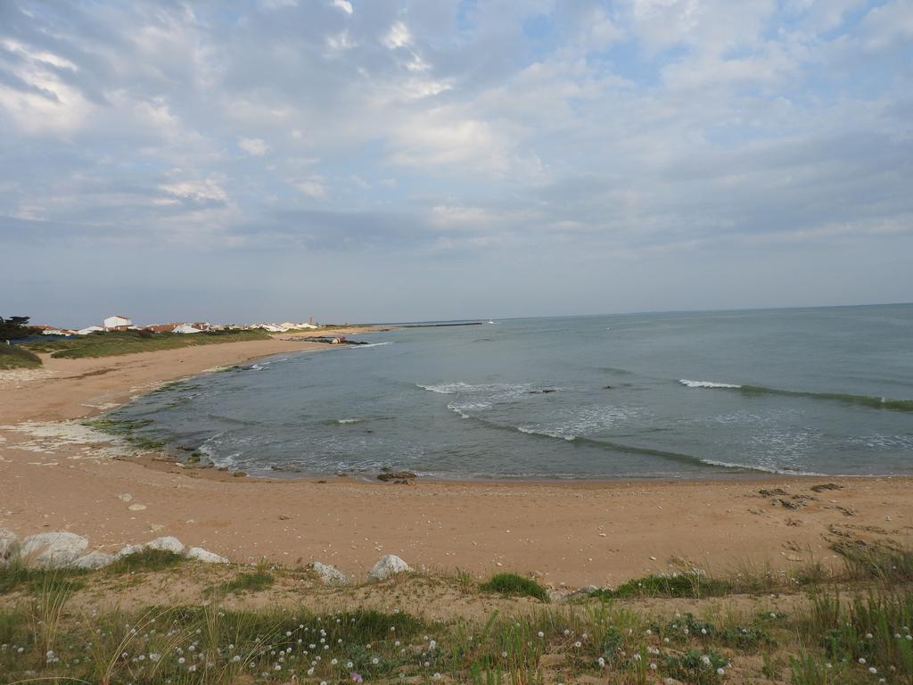 Hotel Ile De Lumiere ลาโกตินิแยร์ ภายนอก รูปภาพ
