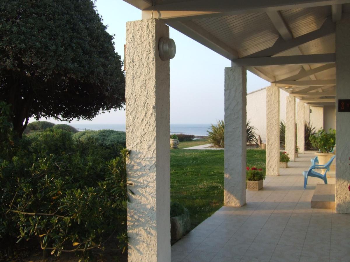 Hotel Ile De Lumiere ลาโกตินิแยร์ ภายนอก รูปภาพ